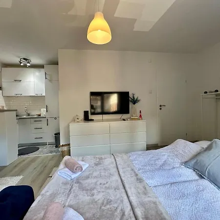 White Lotus Apartment *